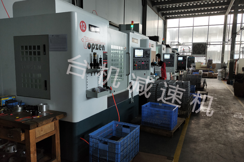 高精密生產(chǎn)機(jī)器 高精密生產(chǎn)機(jī)器